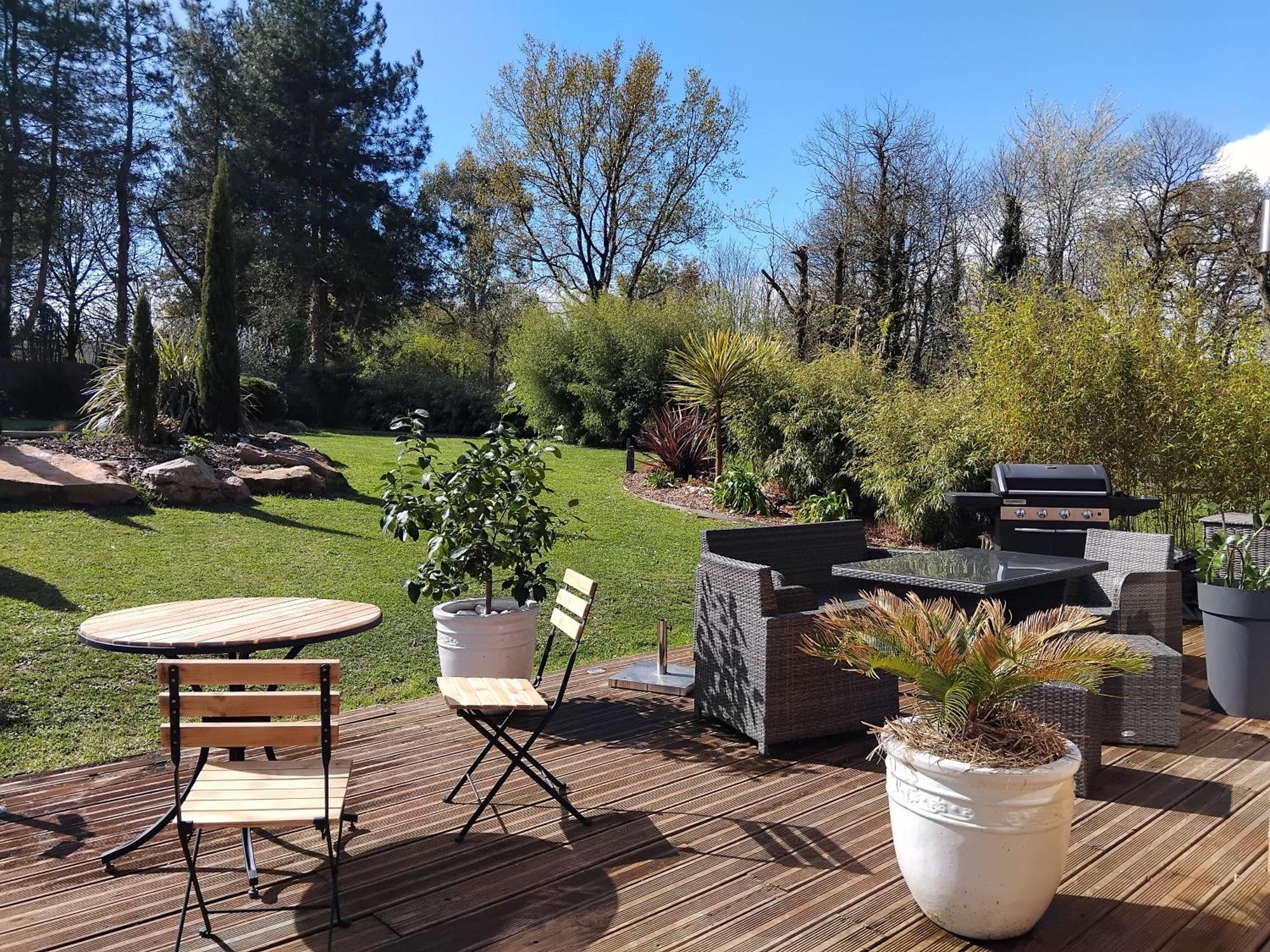 Chambre Dans Un Ecrin De Verdure Angrie Luaran gambar